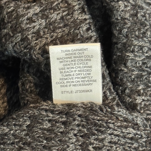 It's Our Time Women’s Gray Turtleneck Sweater Size M - Picture 2 of 4